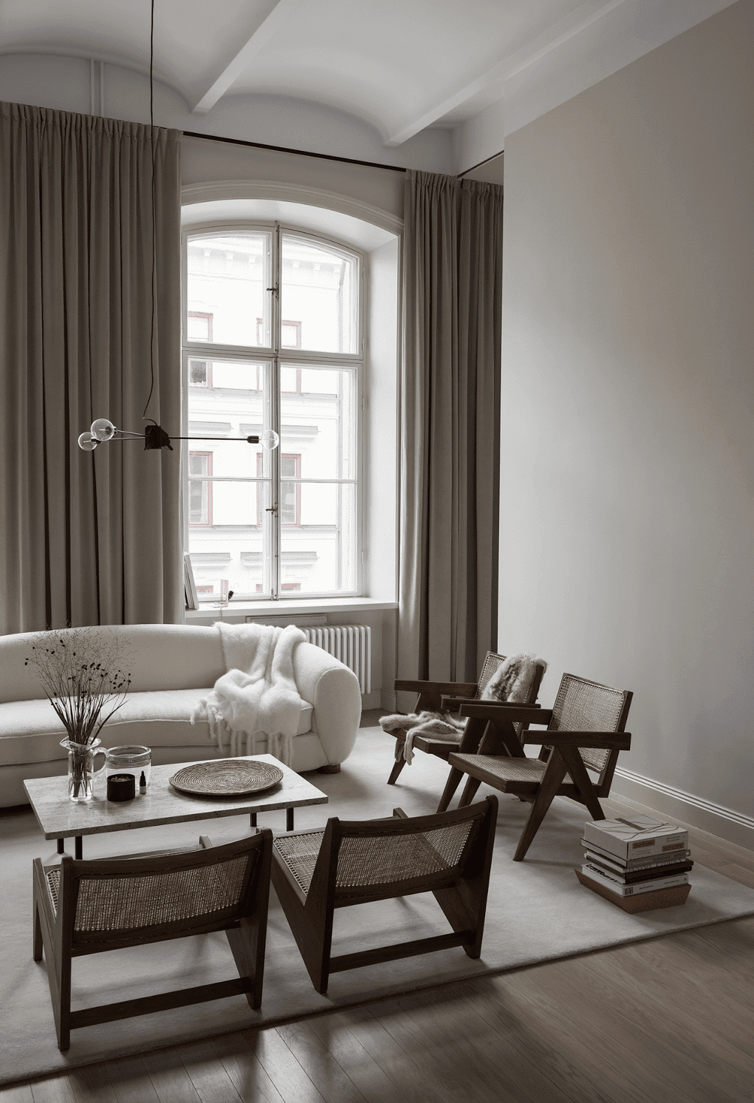 Dark Wood: Light Home with Dark Furniture 57 Screen Shot 2018 01 19 at 10.36.22 1
