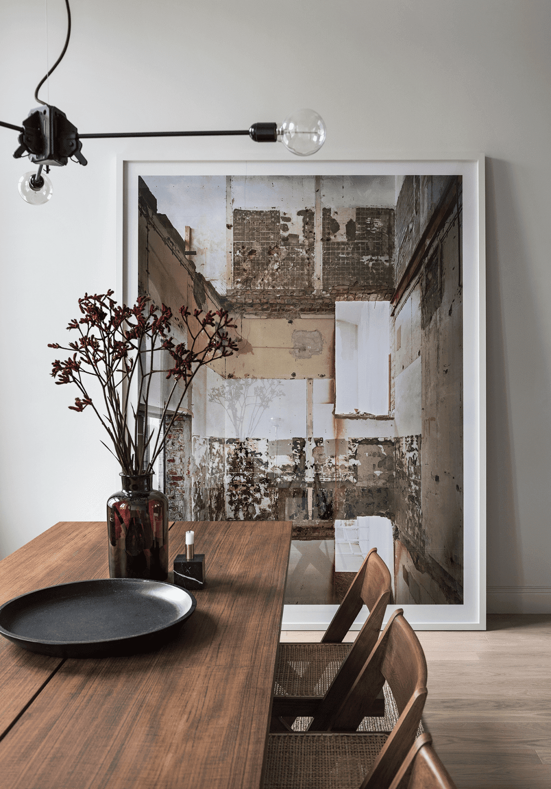 Dark Wood: Light Home with Dark Furniture 106 Screen Shot 2018 01 19 at 10.36.38 1