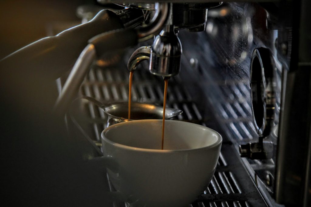 10 Absolutely Best Espresso Machines Under 200 11 gc libraries creative tech lab wiOEVPVRfW4 unsplash