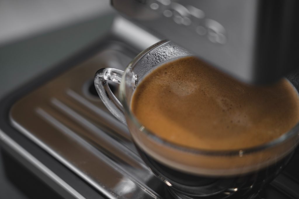 10 Absolutely Best Espresso Machines Under 200 87 nathan mullet y5REzUhBL U unsplash